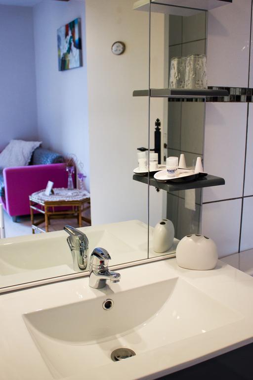 Aux Ronzieres Bed and Breakfast Pouilly-sous-Charlieu Buitenkant foto