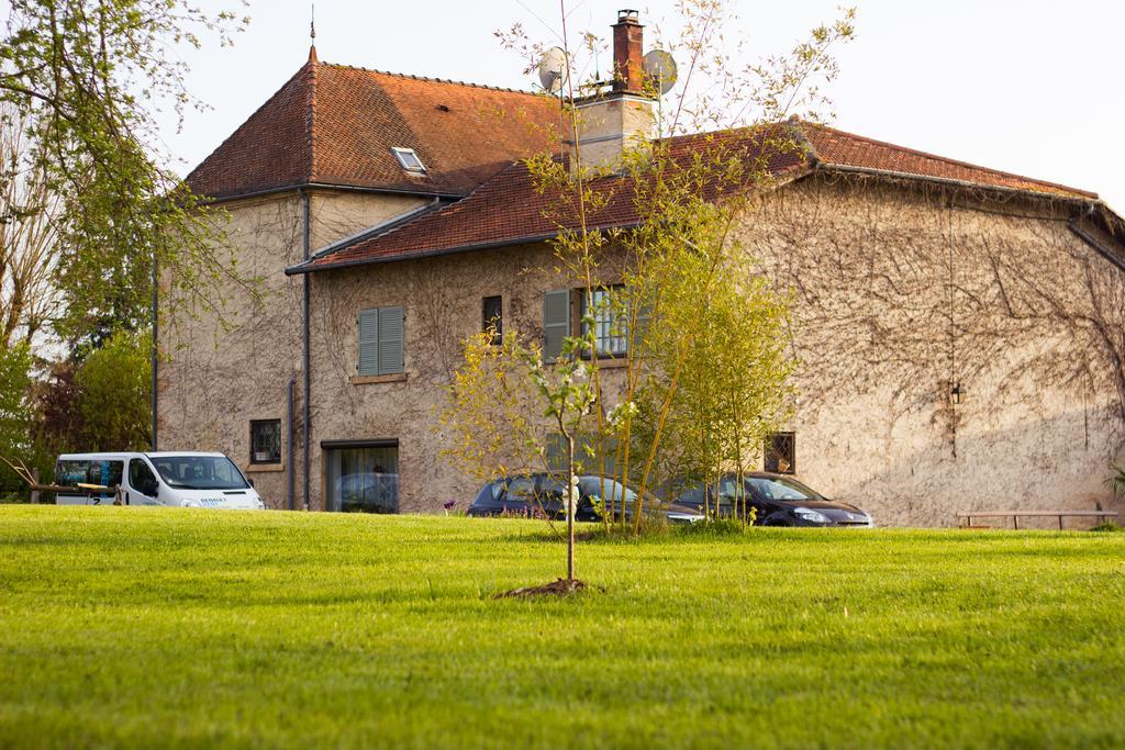 Aux Ronzieres Bed and Breakfast Pouilly-sous-Charlieu Kamer foto