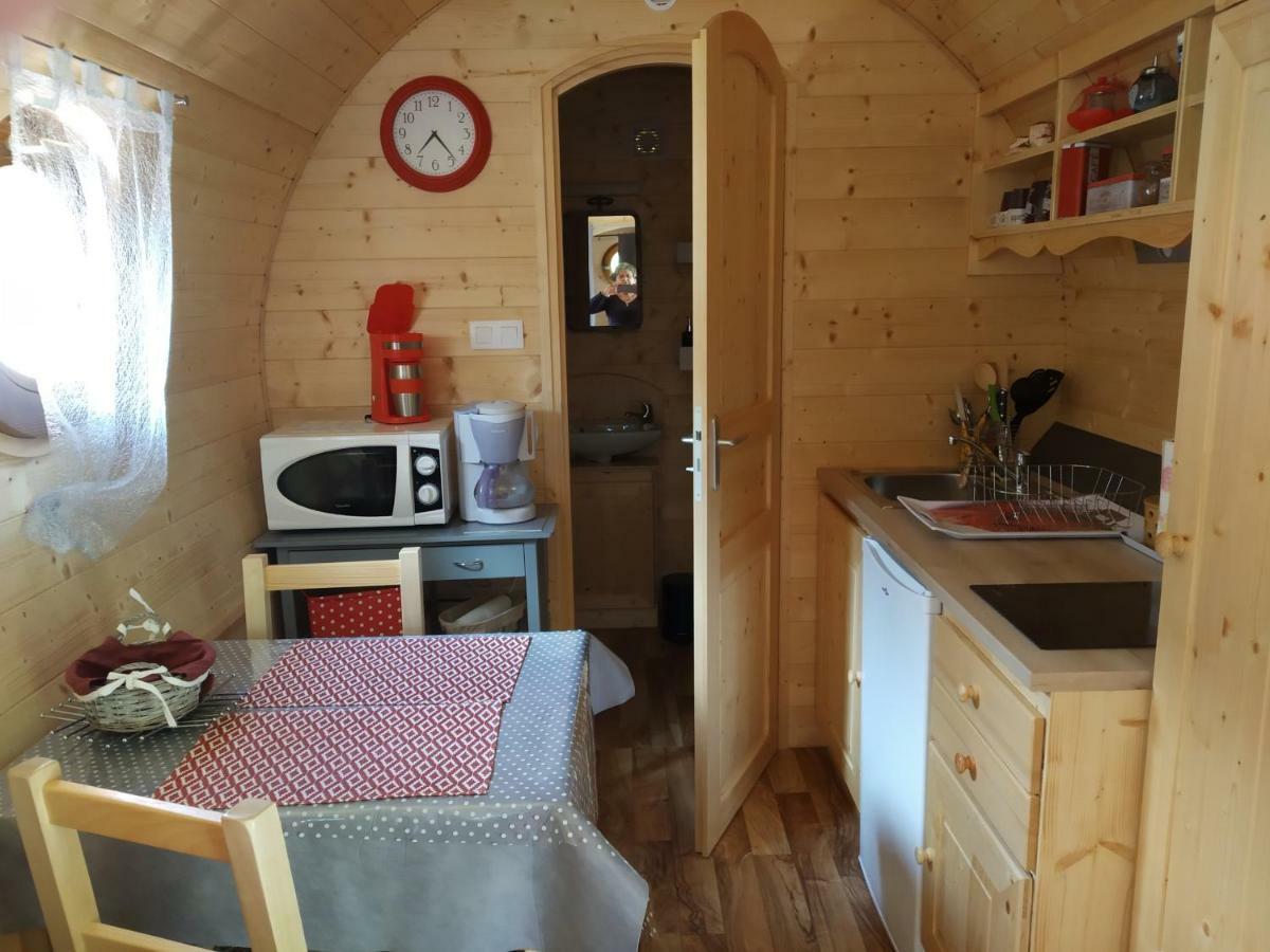 Aux Ronzieres Bed and Breakfast Pouilly-sous-Charlieu Buitenkant foto